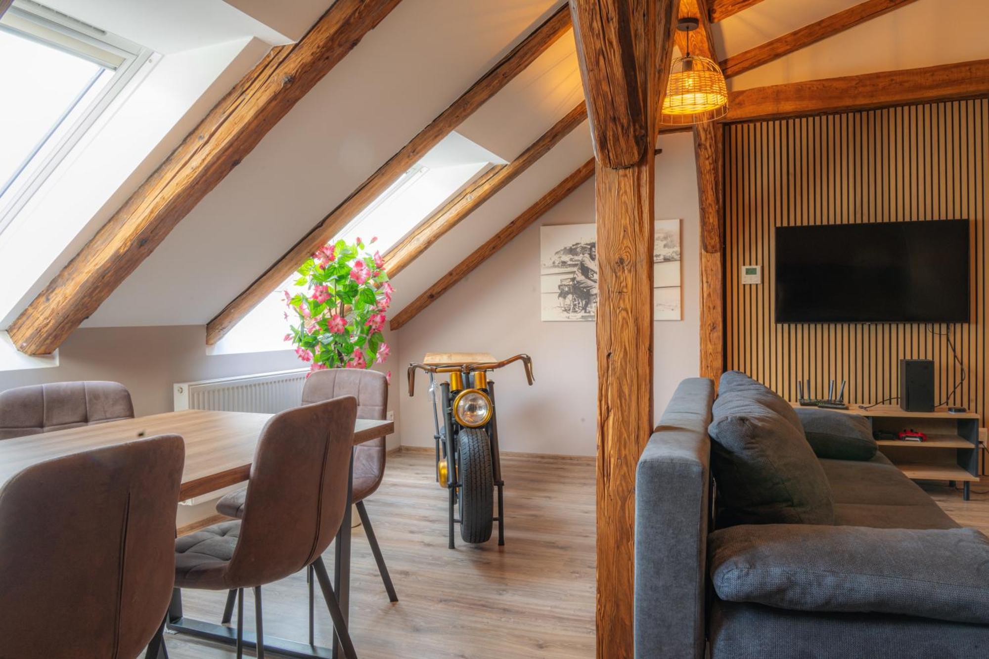 شقة Apatman Fellini House Trenčín المظهر الخارجي الصورة