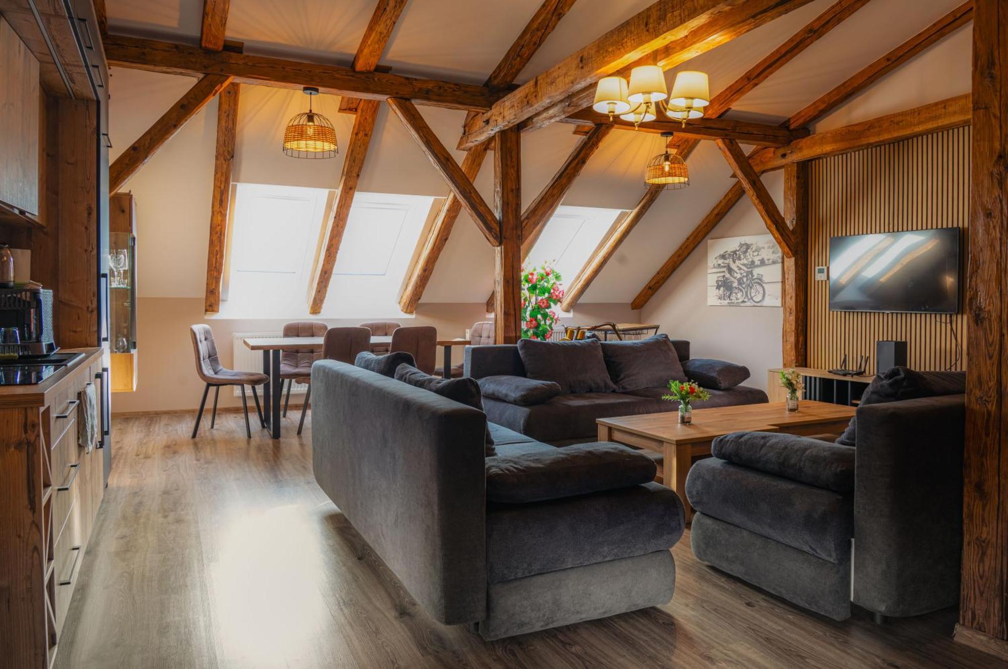 شقة Apatman Fellini House Trenčín المظهر الخارجي الصورة