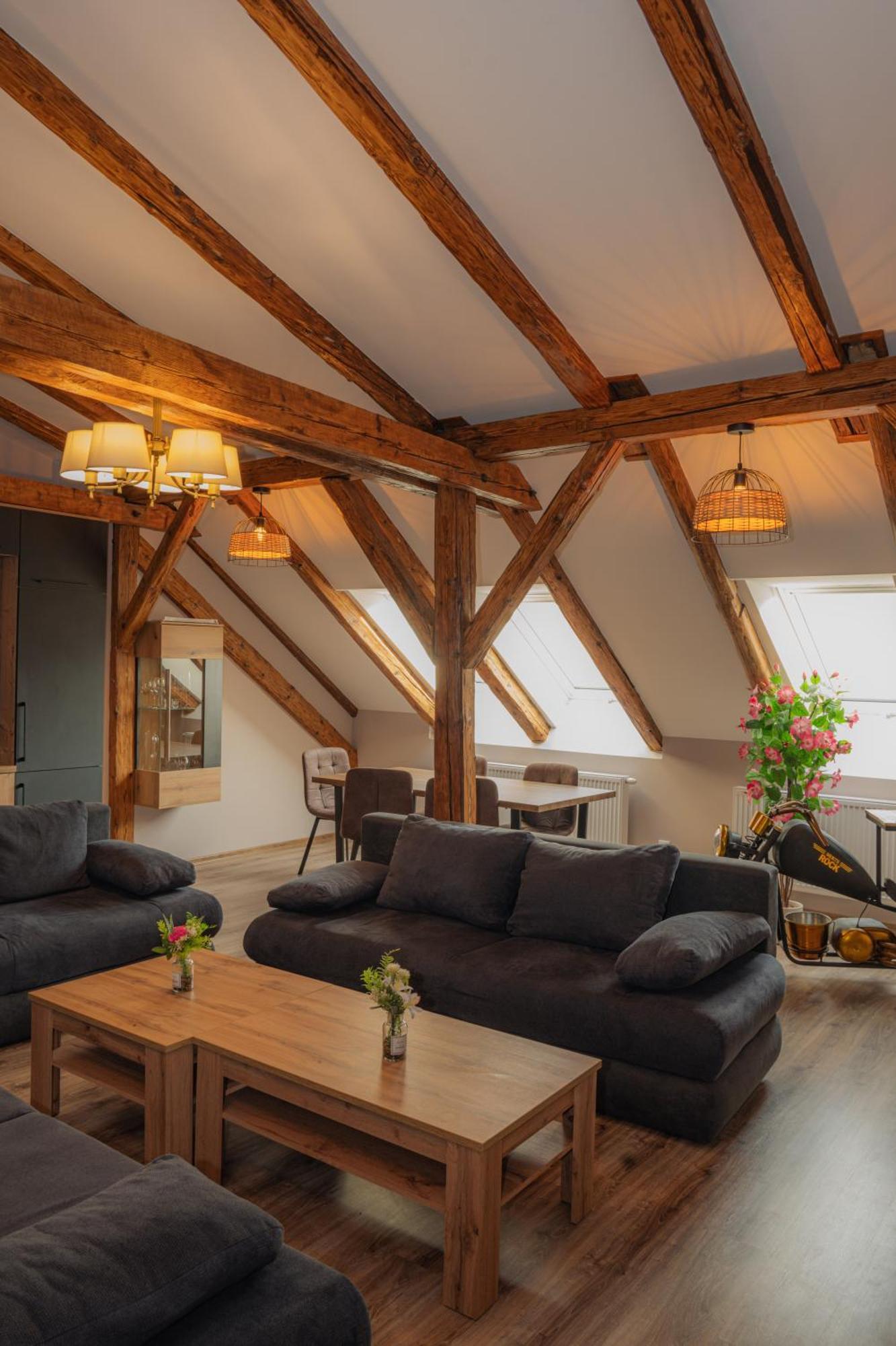 شقة Apatman Fellini House Trenčín المظهر الخارجي الصورة